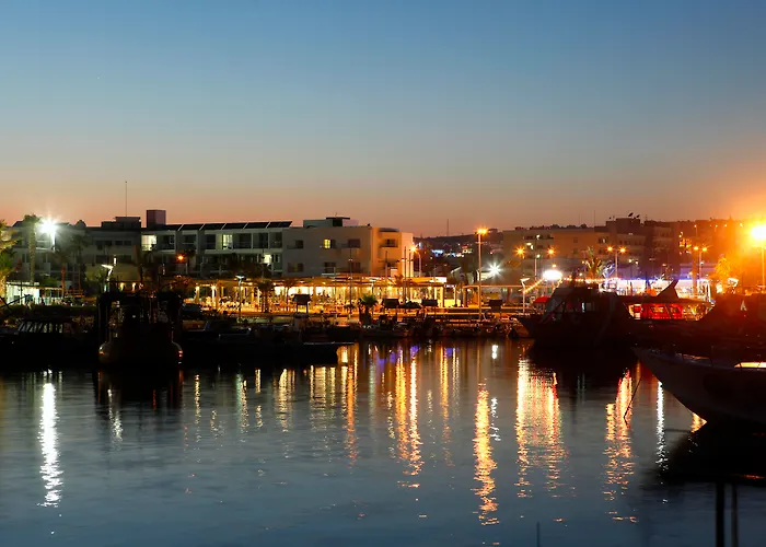 Limanaki Beach Hotel&Suites