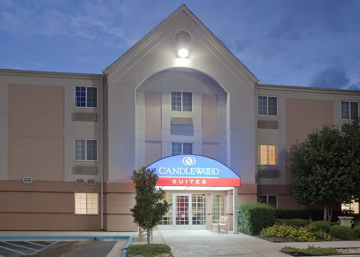 Pet Friendly hotel: Sonesta Simply Suites Huntsville Research Park