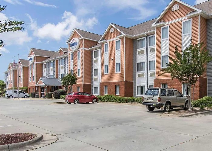 Golf hotels Suburban Extended Stay Naval Base Area