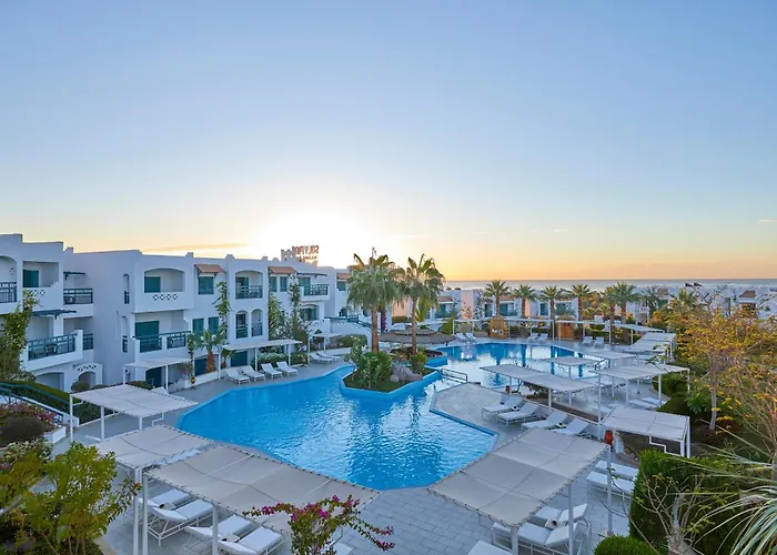 Hotel near College: Jaz Neo Naama Bay