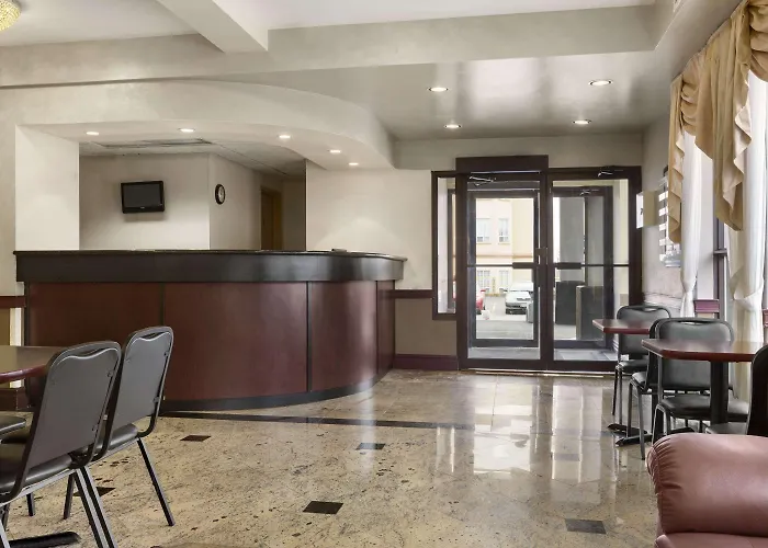 Days Inn By Wyndham East Lakeview