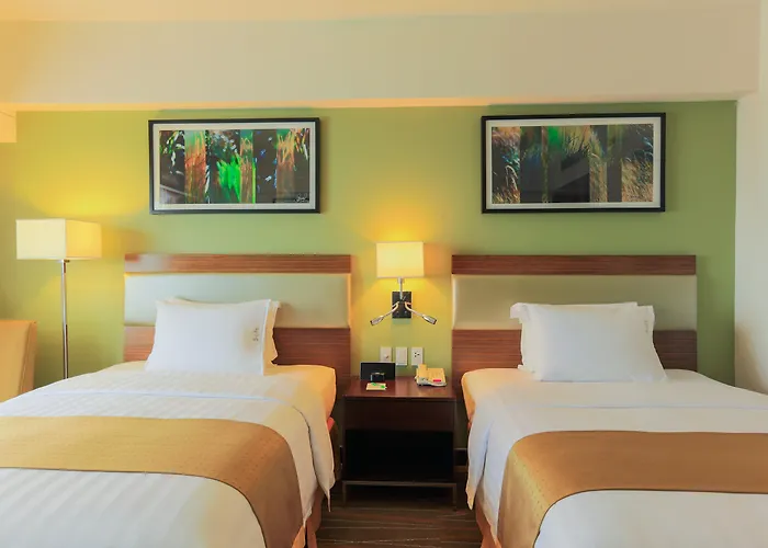 Pets Allowed Hotel Holiday Inn & Suites Makati By Ihg