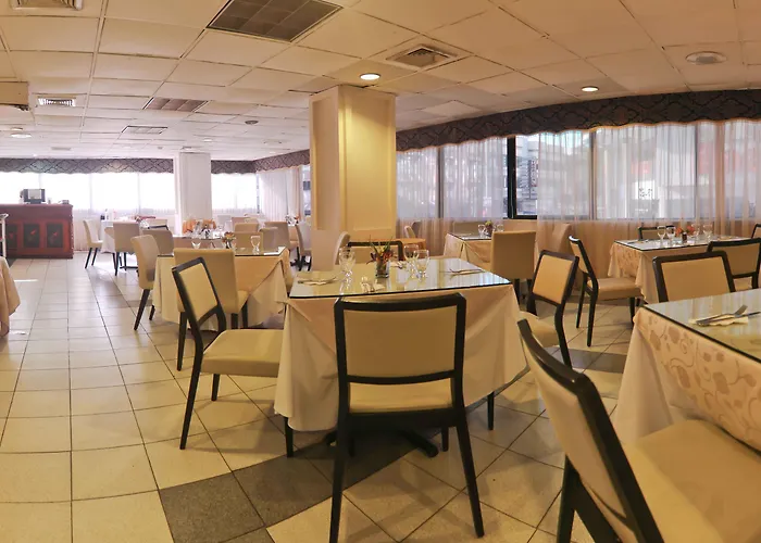 Airport Hotel: Hotel Faranda Express Soloy And Casino, A Member Of Radisson Individuals