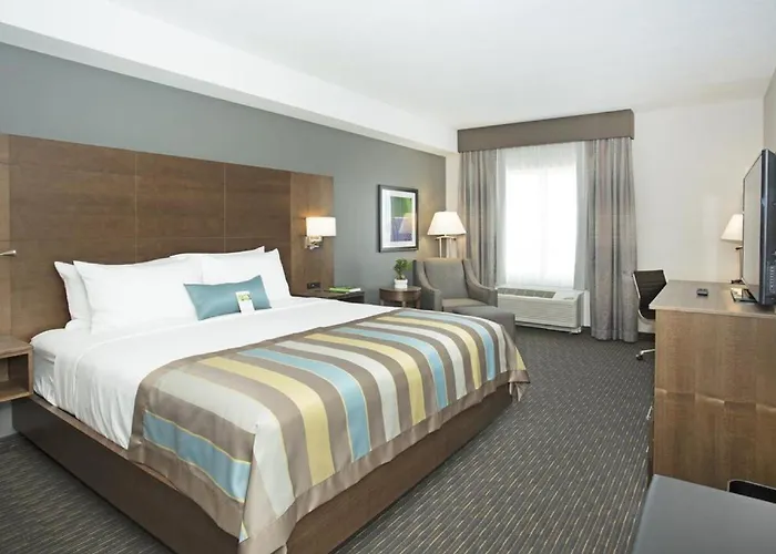 Wingate By Wyndham Airport