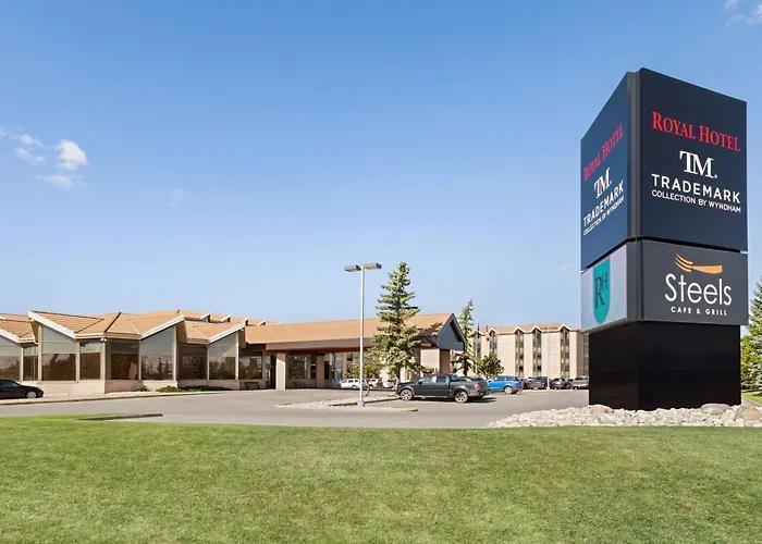 Pet Friendly hotel: Royal Hotel West Edmonton, Trademark Collection By Wyndham