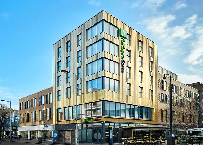 Golf Hotel: Holiday Inn Express London-Ealing By Ihg