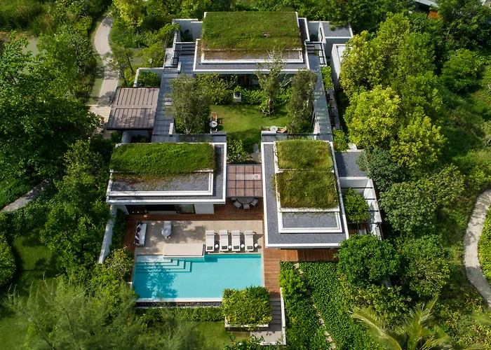 Resort: Rosewood Phuket