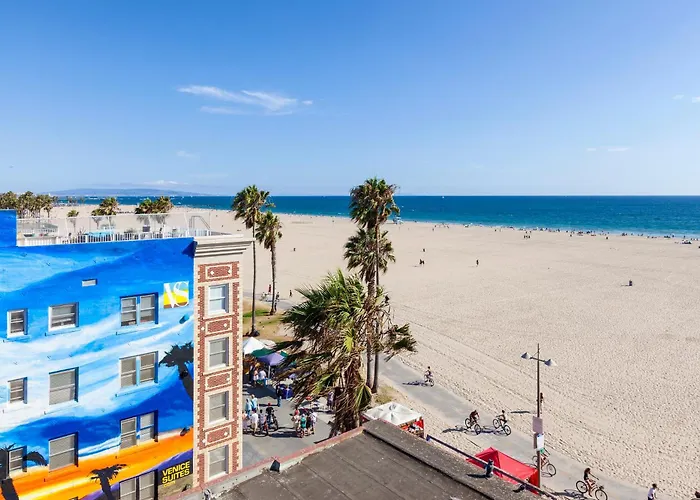 Hotels Close to Airport Venice Suites
