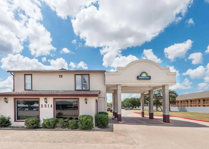 Hotel near College: Days Inn By Wyndham Bryan College Station