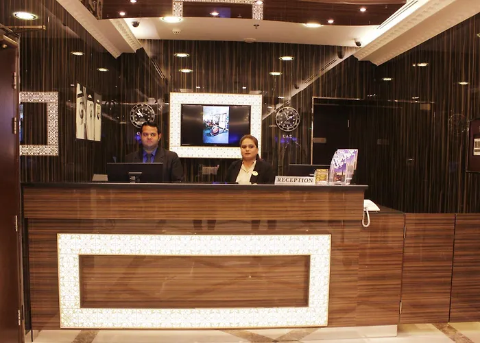 Hotel: Montreal Naif Hotel