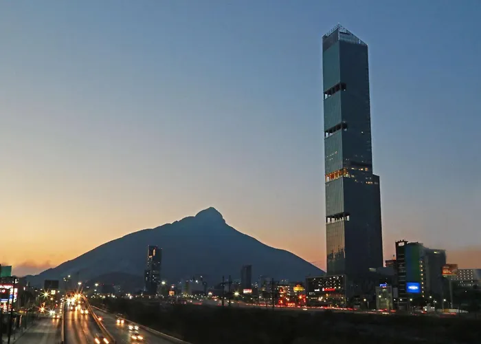 Hotel near College: Hilton Garden Inn Monterrey Obispado