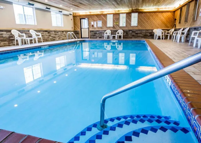 Comfort Inn & Suites Riverview Near Davenport And I-80