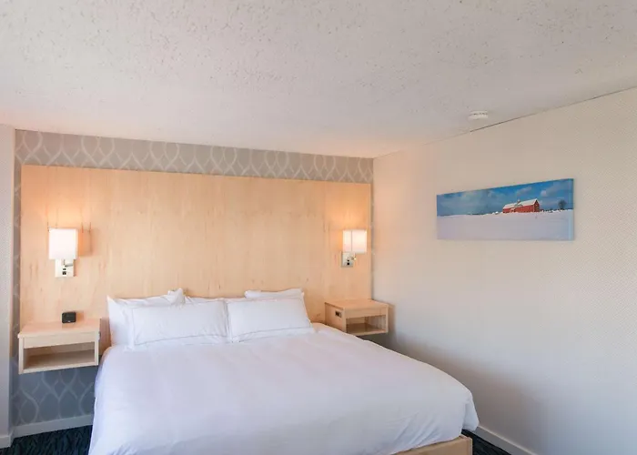 Capitol Plaza Hotel Montpelier Tapestry Collection By Hilton