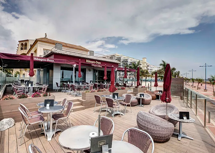 Hotel de playa: Apartamentos turísticos Jardines del Plaza
