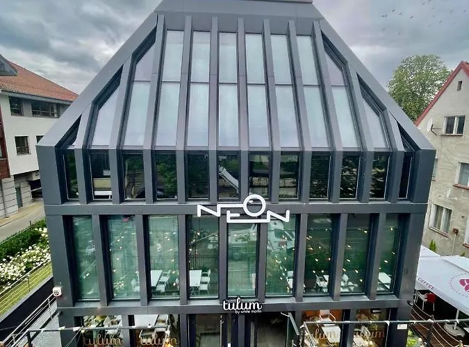 Pet Friendly hotel: Neon Apartments