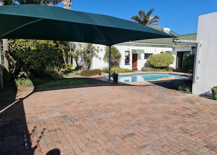 Family resorts Hide On Tindale