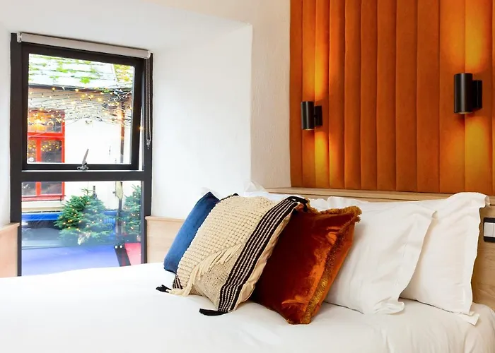 Hotel: The Snug Townhouse