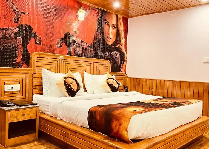 Hotel Old Smugglers With Balcony Mountain View Ac Hot And Cold Near To Hadimba Temple
