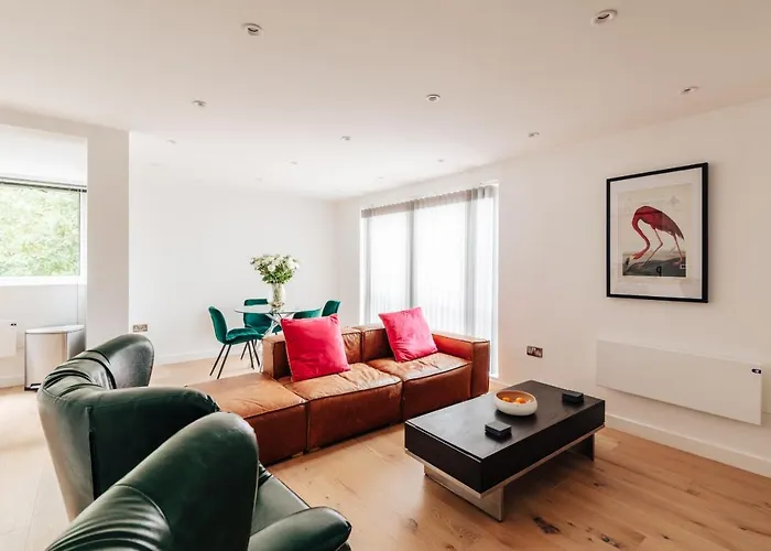 Dog friendly hotels Charlecote House