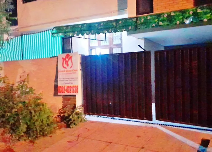3 star hotels Rose One Lahore