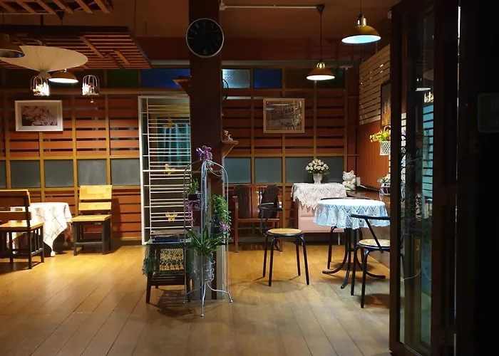 Resort: Little Guest House Hotel