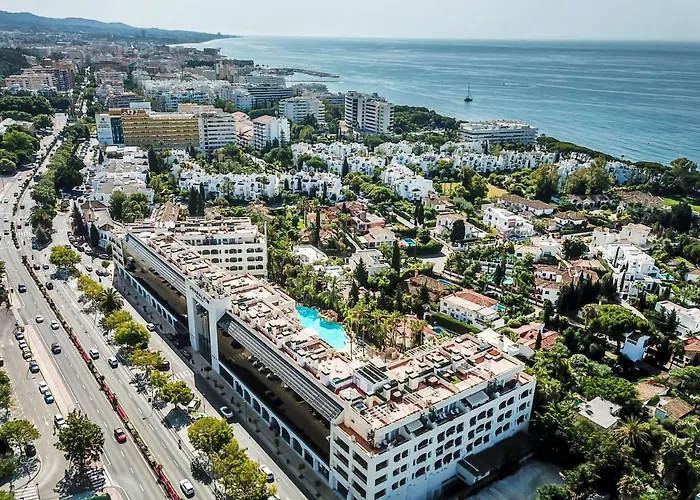 Pet Friendly hotel: Guadalpin Suites