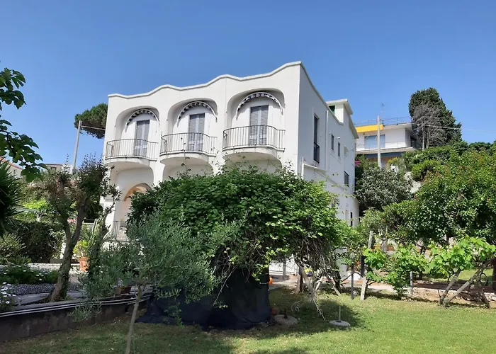 Casa vacanza: Un Letto A Gaeta - Villa A Fontania