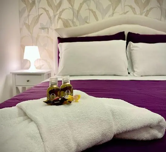 Resort: 5 Vatican Rooms