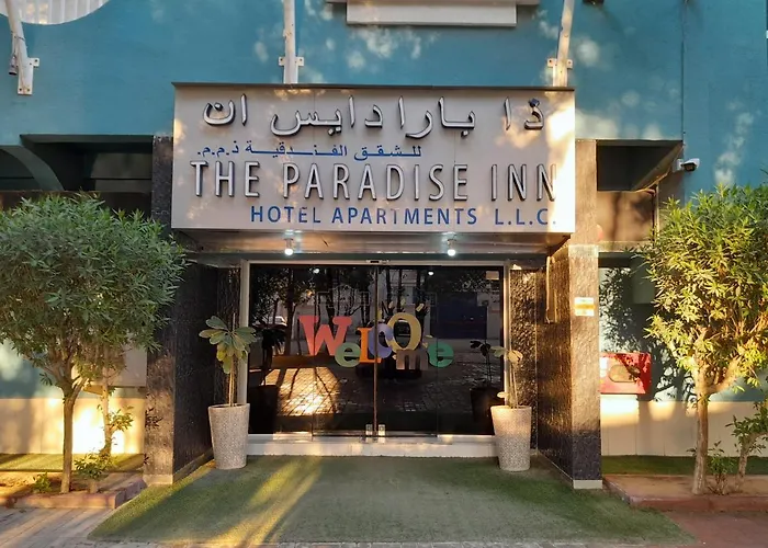 Central hotel: Paradise Inn Hotel
