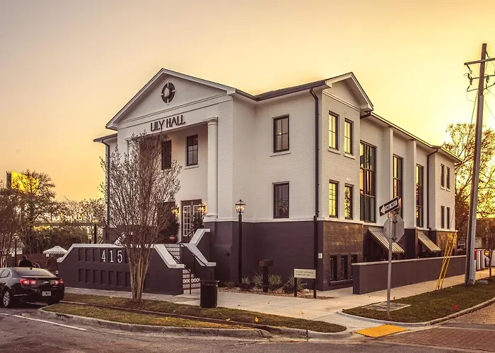 Lily Hall-A Boutique