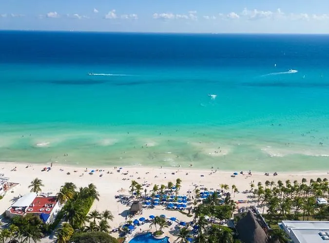 The Reef Playacar Beach Resort & Spa