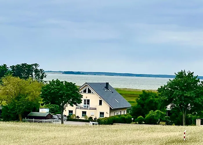 Ferienvermietung: Ferienhaus Am Achterwasser