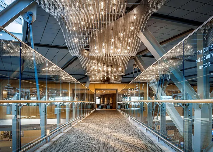 Fairmont Vancouver Airport In-Terminal Hotel