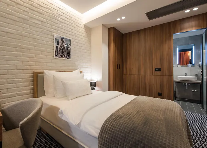 Livris Hotel