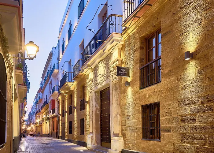 Tandem Torres de Cádiz Suites