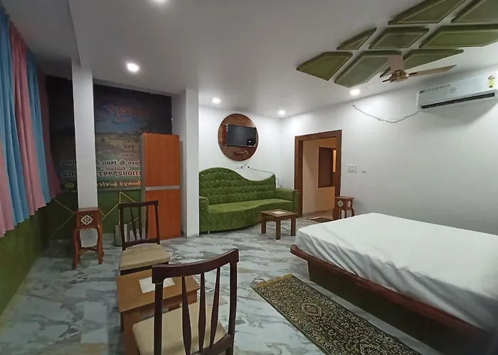 Hotel Maheshwar Darshan