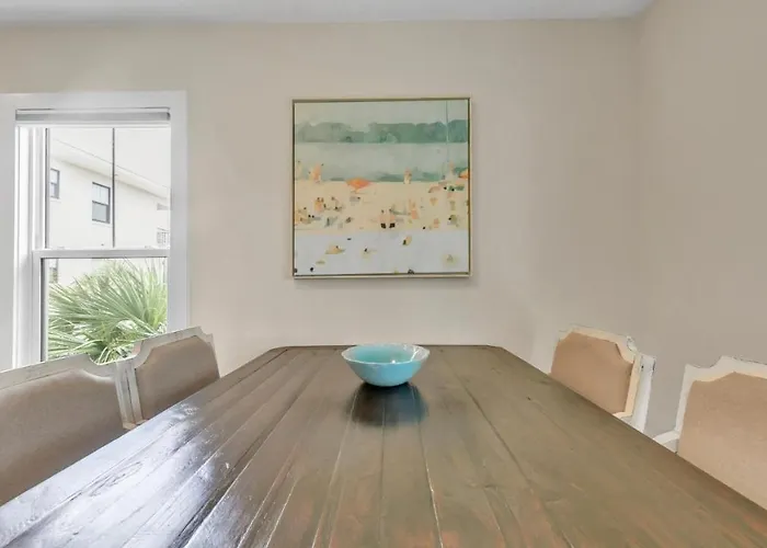 Hidden Lake Condos 321 - Short Walk To Gulf Place