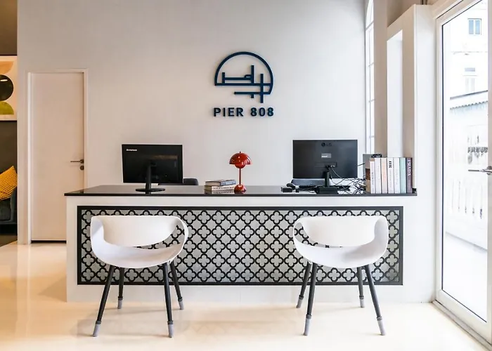 PIER 808