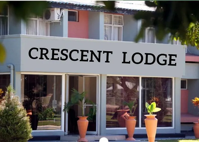 Crescent Lodge