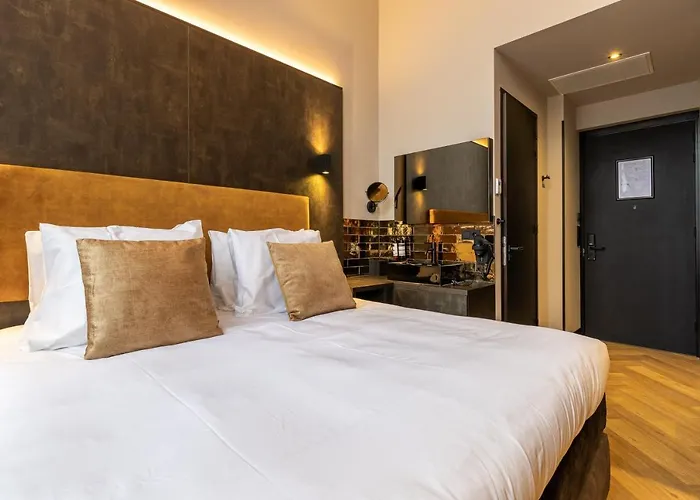 Monument Hotel