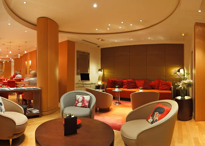 Hotels with pool Westside Arc De Triomphe