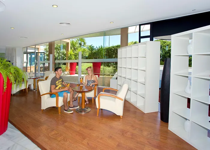 Hotel Illot Suites