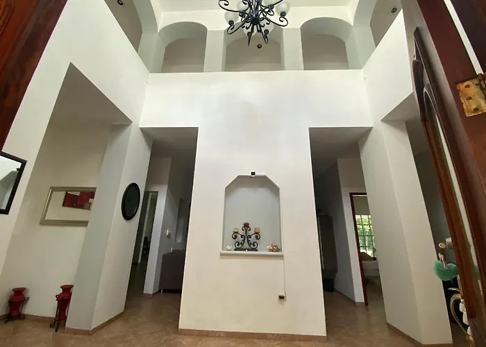  Casa Blanca