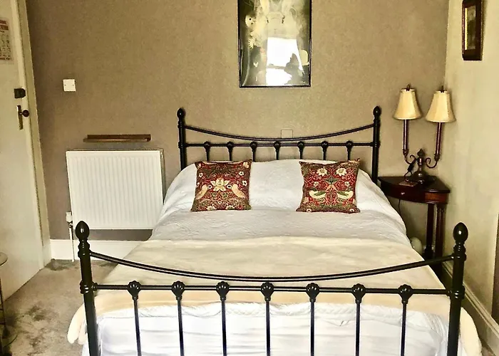 Cheap hotel: Mulberry House