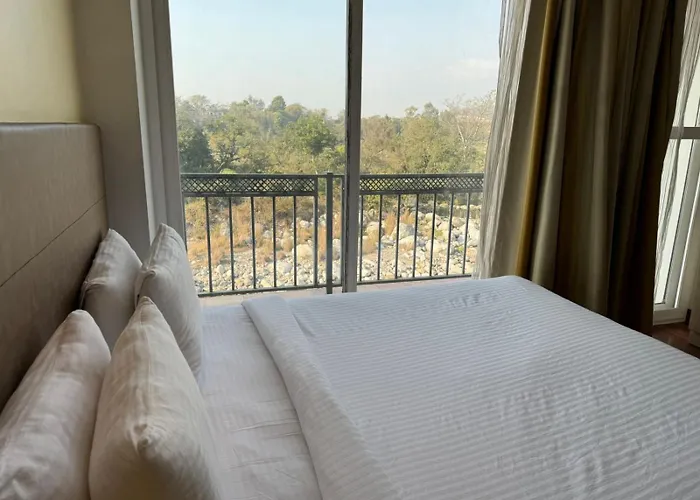Hotel River Retreat