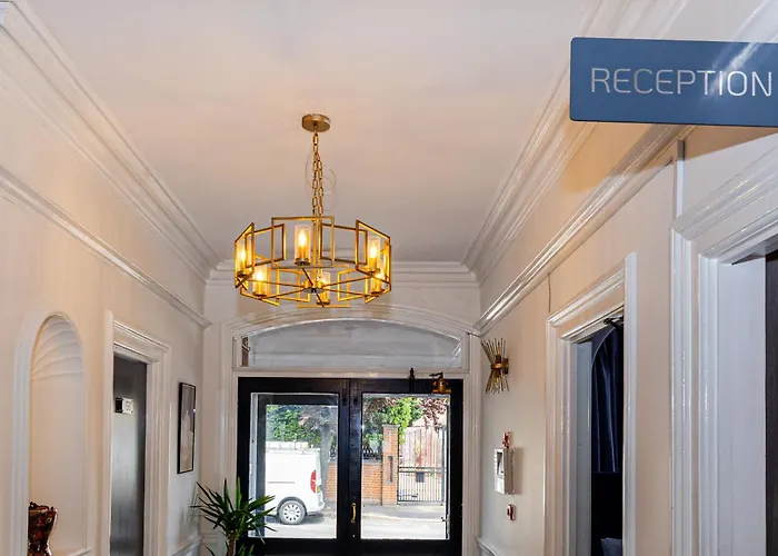 Woodford Hotel