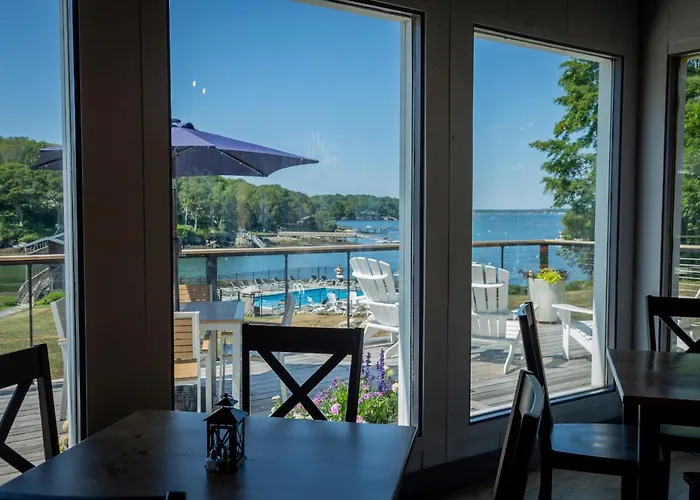 Smuggler'S Cove Inn