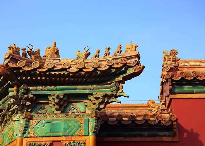 Happy Dragon Alley Hotel: City Center Charm with Free Coffee & Tourist Services