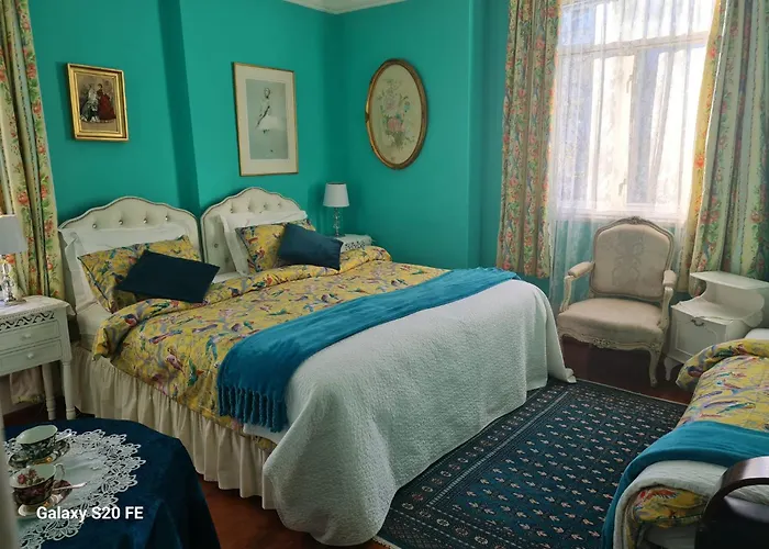 Resort: Dawson Place, Juliette'S Bed And Breakfast