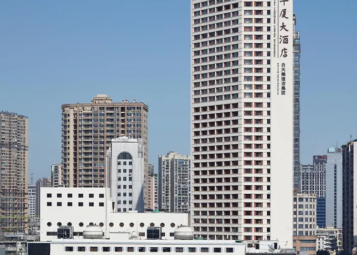 Hotel with view: Hotel Landmark Canton